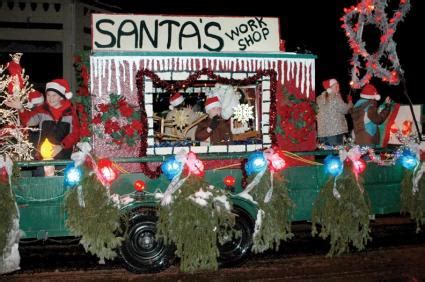 Can decorate with a replica of a house, with santa getting ready to go down chimney, reindeer waiting patiently. 7 Christmas Parade Float Ideas | LoveToKnow