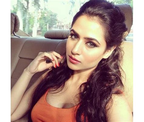 Meet Oshin Brar A New Beautiful Punjabi Actress In The Industry