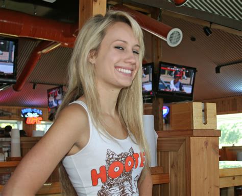 07 24 10 Anniversary Lunch At Hooters Susan Versal Flickr