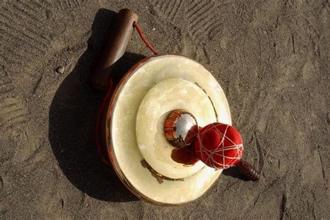 Alat musik hasapi merupakan alat musik petik khas tradisional batak. Gambar Alat Musik Berdasarkan Sumber Bunyinya Beserta Contoh Gambar Tradisional Angklung di ...