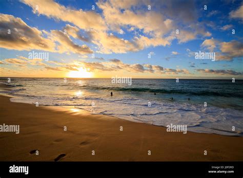 Sunrise Sandy Beach Park Hawaii Kai Oahu Hawaii Stock Photo Alamy