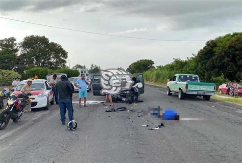 Muere motociclista al chocar contra un auto en la Martínez San Rafael