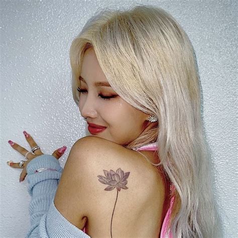 Jeon Soyeon Gidle Selca Icon Pfp Kpop In Lotus Flower Tattoo