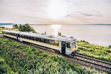 Le Train De Charlevoix Sillonne Les Plus Beaux Villages Du Québec