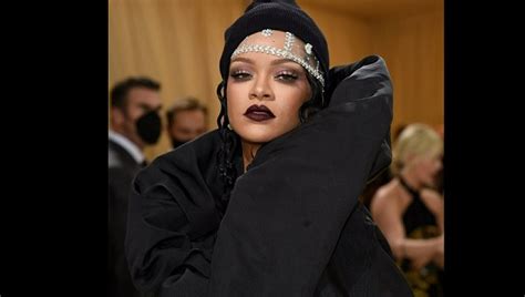 Rihanna Opens Up About Becoming A Billionaire