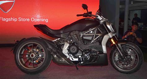 The xdiavel is the first ducati to use belt final drive. Spesifikasi Ducati XDiavel 2016 di Indonesia - Carmudi ...