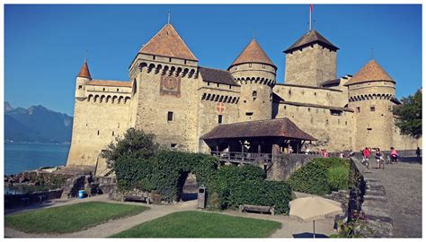 Francia, la actual campeona mundial, se clasificó para octavos de final como primera de su grupo, en tanto que suiza accedió a esta ronda como una de las cuatro mejores terceras. Castillo de Chillón, una joya medieval de Suiza ...