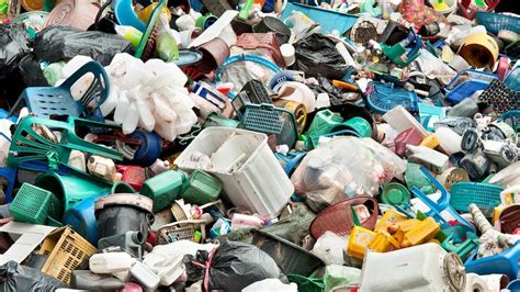 Plastic Crisis Needs Binding Treaty Report Says BBC News