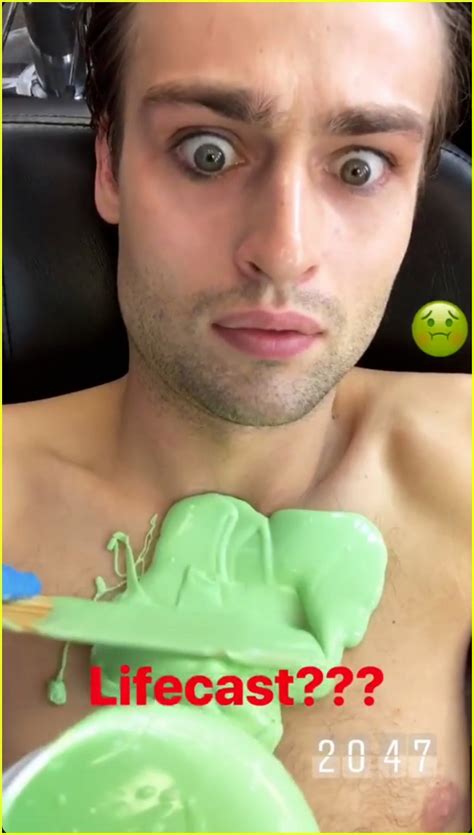 Douglas Booth Goes Shirtless To Make Life Cast Of His Body Photo