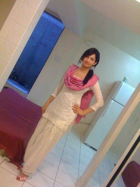 Urdu Babes Pakistani Sexy Girls