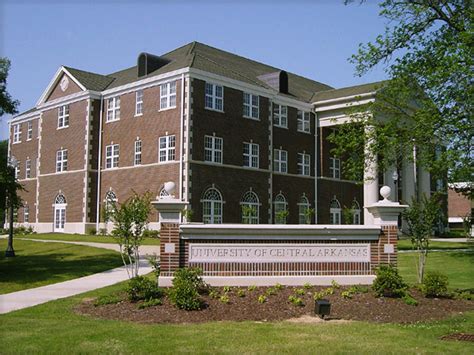 Buzzfeed Names Uca Most Beautiful College Campus In Arkansas