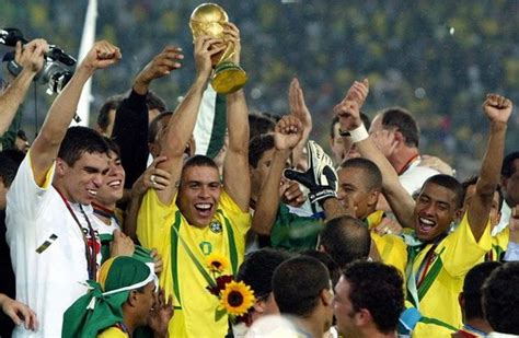 Adeus O Fenômeno Brazilian Great Ronaldo Retires Inside World Soccer