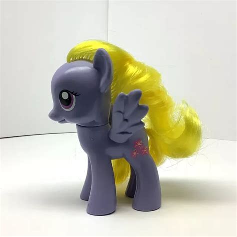 My Little Pony G4 Lily Blossom Pegasus 3 Inch Figure Brushable 2010 5