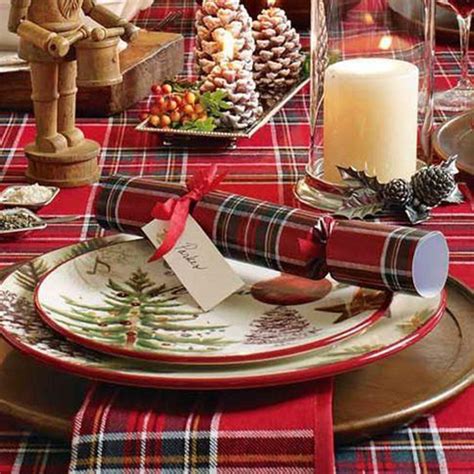 Red Color Decorations Of Christmas Table Decorations Centerpiece