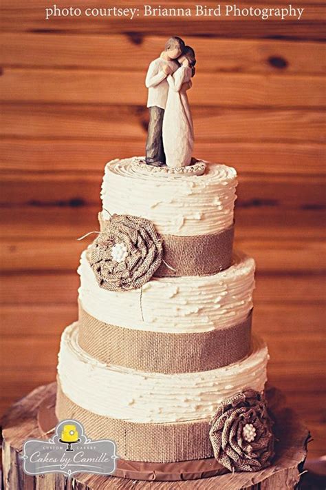 Say I Do To These Fab 20 Rustic Burlap Wedding Cakes