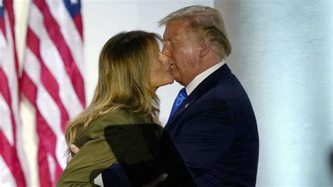 Donald Trump Angst Und Schrecken Zum Parteitags Ende Kuss Mit