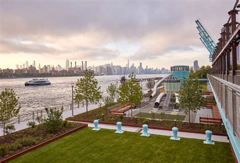Six Acre Park Opens At Williamsburgs Domino Sugar Factory