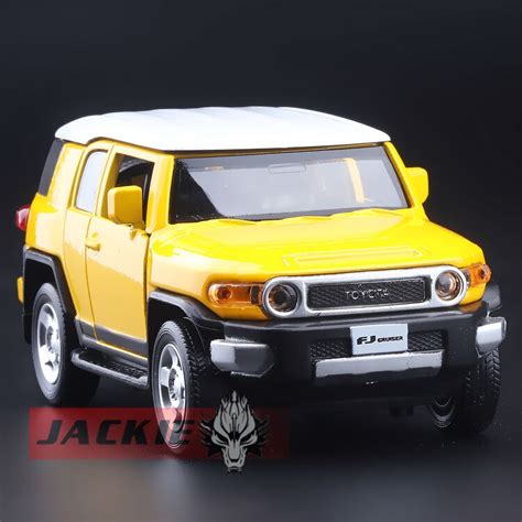 High Simulation Exquisite Diecasts And Toy Vehicles Caipo Car Styling Toyota Cruiser Fj Off Road