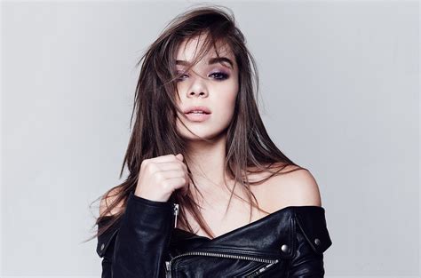 Capital letters (ost пятьдесят оттенков свободы). Hailee Steinfeld & BloodPop lanzan la canción "Capital ...