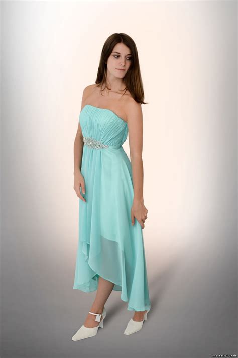 Our database has everything you'll ever need, so enter & enjoy Abendkleider - SALON - GALERIE - Braut und Abendmode Anastasia Lux