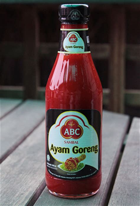 Terigu cakra, maizena, bawang putih cincang, lada bubuk, baking powder, garam dan penyedap jamur diaduk sampai rata. Hot Sauce Reviews: ABC - Sambal Ayam Goreng