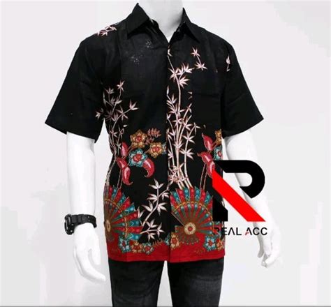 Aku langsung naik ke tempat tidurnya dan berbaring di sebelahnya. Jual baju batik pria lengan pendek batik pekalongan kemeja lengan pendek di lapak satu1putra ...