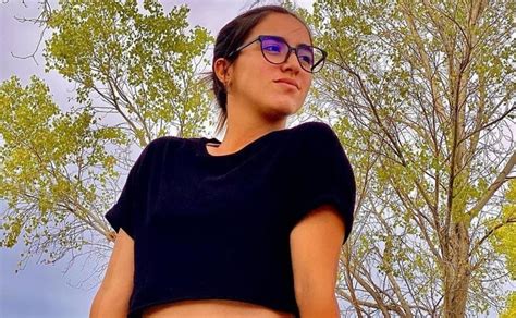 Daniela Delgado Luce Con Un Estilo Muy Intelectual