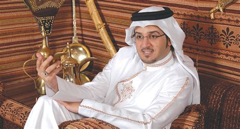 وذات يوم، اشتكى فيه عبد الرحمن الرمد، فلزم ظلمة داره، وإذا بابنه سليمان وهو ابن أربع سنين يدخل عليه فزعًا باكيًا، فتوجس عبد الرحمن وإذا برايات العباسيين في القرية، ودخل عليه أخ له صغير يخبره. عبد الله القرني يطرح أولى أغنياته بعد غياب سبع سنوات,