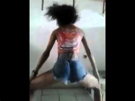 Смотрите meninas dancando 13 años. Nina Dancando : funk brasil - ViYoutube.com / 13,333 likes ...
