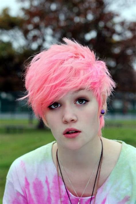 Cute short haircut for girls. 45 Supremely Cute Emo Hairstyles For Girls