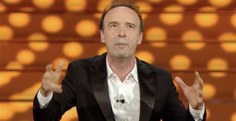 Roberto remigio benigni (castiglion fiorentino, 27 ottobre 1952) è un attore, comico, regista e sceneggiatore italiano. Why Watching and Listening to Roberto Benigni at Sanremo ...