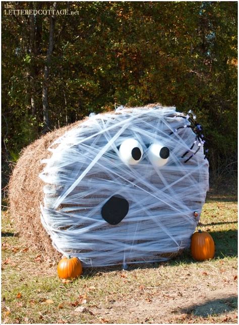 10 Creative Projects To Make From Hay Bales This Fall
