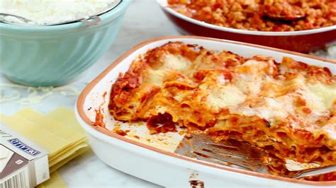 Classic Three Cheese Lasagna Recipes Lasagna Delallo Foods