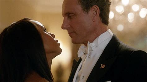 Just Look At That Sexual Tension The 31 Sexiest S Of Olivia And Fitzs Relationship