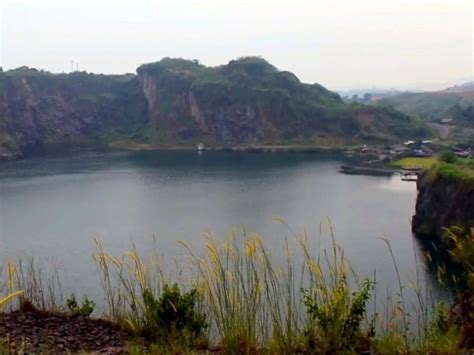 Pembayaran mudah, pengiriman cepat & bisa cicil 0% Selfie Seru dengan Pemandangan Danau Quarry Jayamix ...