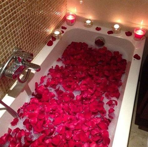 46 Cute Bathroom Decoration Ideas With Valentine Theme Homyhomee Bath Candles Romantic