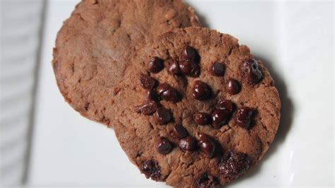 Creata da thepinkpanther il 28 giugno 2020. Biscotti al cacao al microonde in 3 minuti, facili e ...