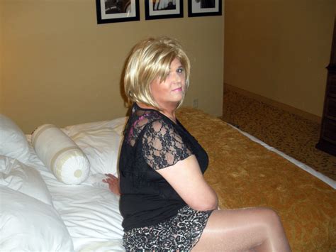 Wallpaper Human Hair Color Blond Sitting Girl Leg Lady Shoulder
