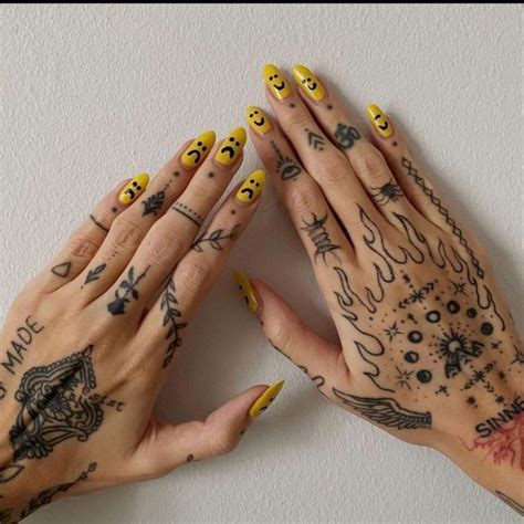 37 Fashionable Small Hand Tattoos For Women And Men 2022 Updated