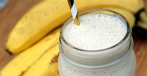 The more milk you use, the thinner smoothie you will get. If Your Smoothie Leaves You Hungry an Hour Later, Try Adding Oats in 2020 | Smoothies, Banana ...