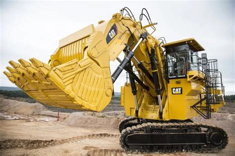 tarmacs  big cat completes     uks largest excavators  mountsorrel quarry
