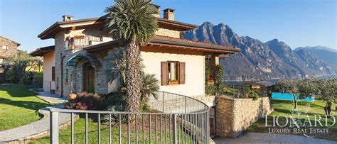 127 case in vendita a iseo. Villa Di Lusso In Vendita Fronte Lago D'iseo | Lionard