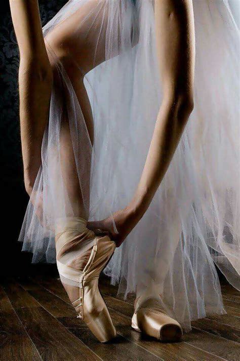 Pin By Dima On Pointe Dance Photography Pointe Shoes Ballet Photos