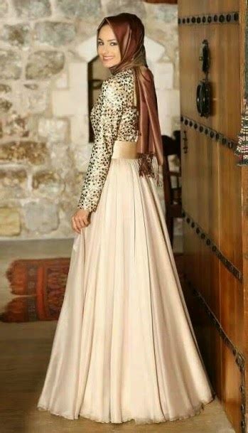 Jenahara sendiri merupakan anak dari ida royani, seorang desainer busana etnik. 20 Foto Desain Baju Pesta Muslim Glamour Terpopuler ...