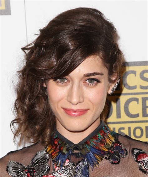 Lizzy Caplan Hairstyles In 2018