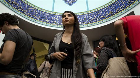حضور زنان بی حجاب ايرانی در پای صندوق های رای