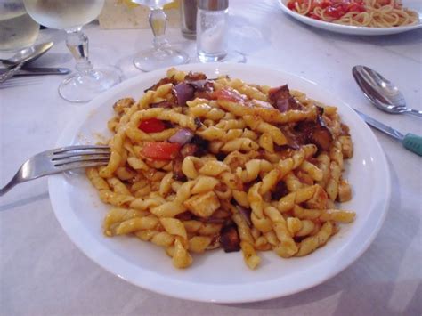 Rimuovere con attenzione tutte le squame del pesce con uno. Pasta ricciola e melanzane | Ricetta