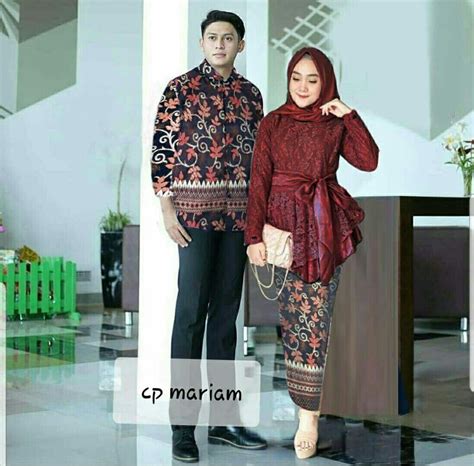 Kembangkan saja hubungan anda, untuk penampilan yang menakjubkan saat akan berpesta dan acara lainnya. Model Baju Batik Couple Buat Lamaran | Pakaian model ...