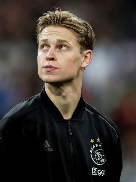 Frenkie de jong 'onaantastbaar' voor koeman, overtreft messi bij. Frenkie de Jong of Ajax during the UEFA Champions League ...