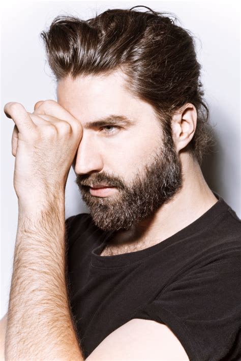 We have collected a list of the most handsome beard styles for men with short hair. 40 Genuine Beard Styles for Round Face Men - Fashiondioxide